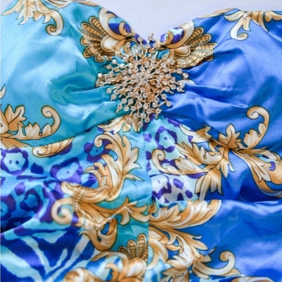 Stunning Cache Dress - 2 - Picture 7 of 12